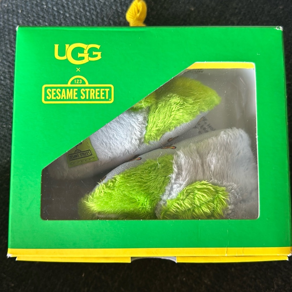 UGG x sesame street baby boots (oscar bixbee)